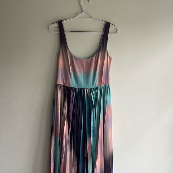 NWT! HUTCH Viola Pleated Ombre Maxi Dress Size 2 - Picture 8 of 8